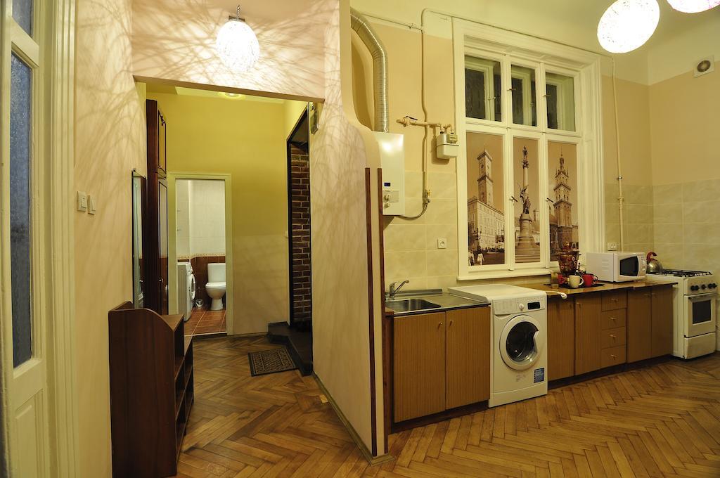 Voyager Hostel Lviv Exterior foto