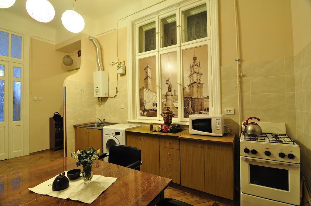 Voyager Hostel Lviv Exterior foto